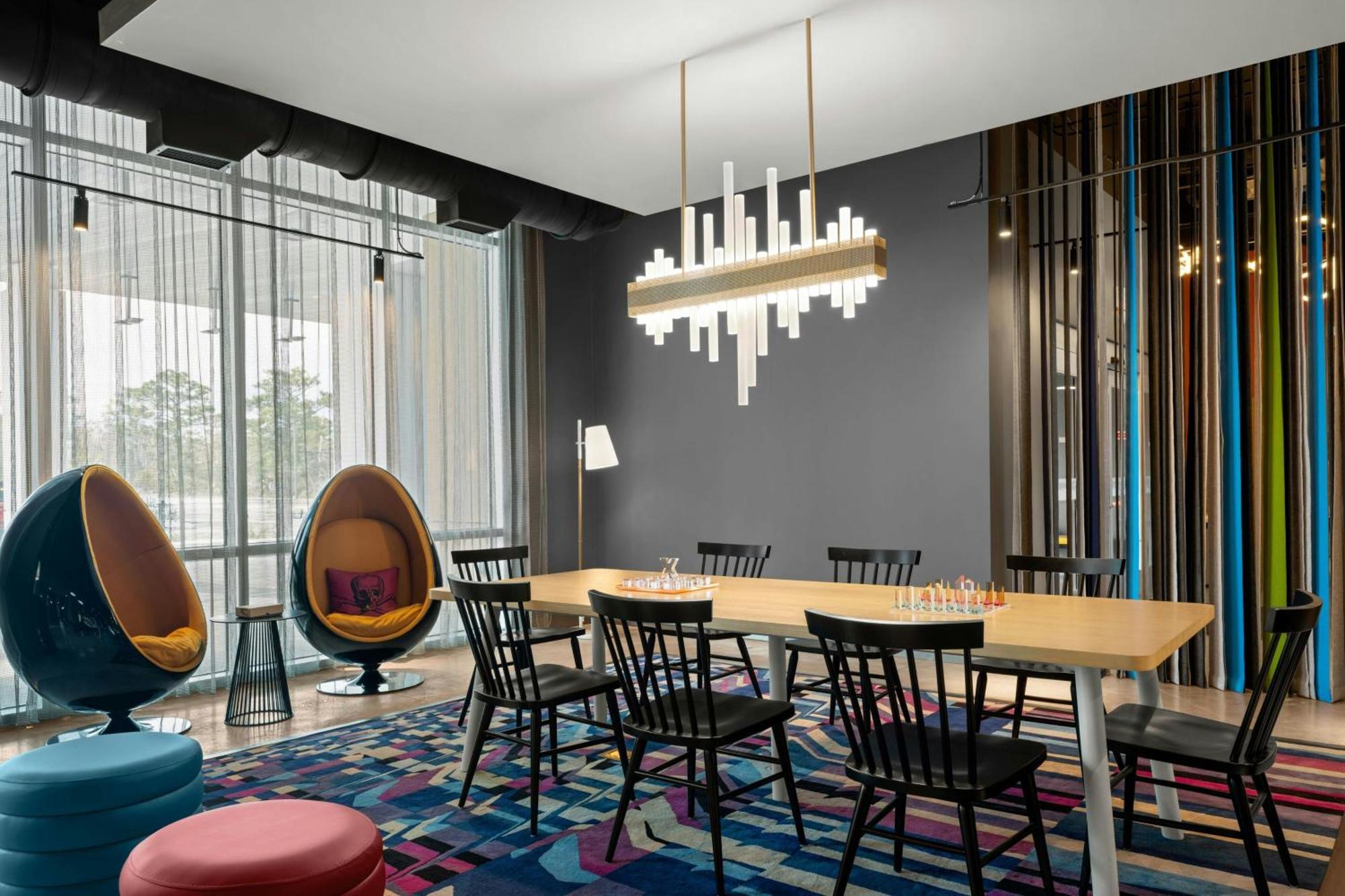 Aloft Nona Hotel *